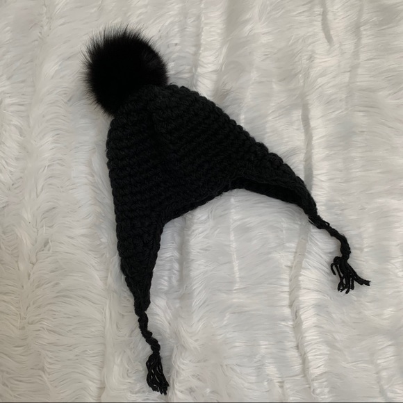 Black knitted hat - Picture 1 of 6